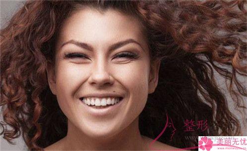 激光<a href=http://www.mx185.com/listinfo-765-0.html target=_blank class=infotextkey>去抬头纹</a>风险大不大
