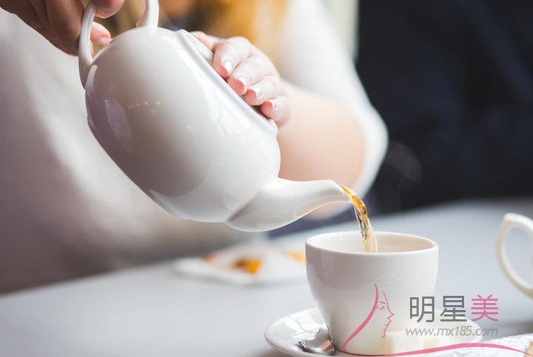 真相:加糖喝茶才变瘦