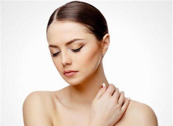 额颞部<a href=http://www.mx185.com/listinfo-614-0.html target=_blank class=infotextkey>除皱</a><a href=http://www.mx185.com/listinfo-780-0.html target=_blank class=infotextkey>去鱼尾纹</a>价格