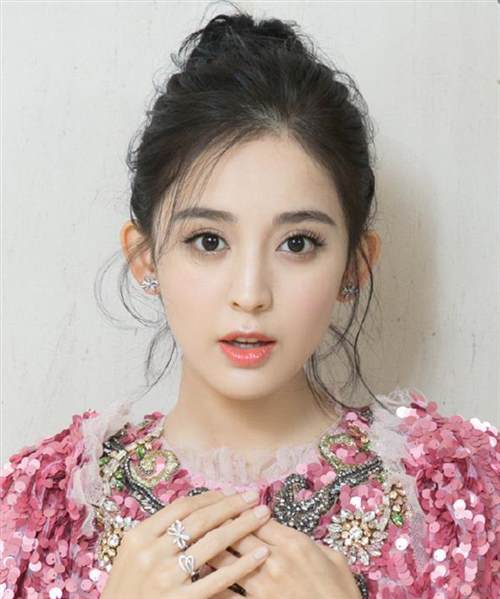 嘟嘟唇是打<a href=http://www.mx185.com/listinfo-731-0.html target=_blank class=infotextkey>玻尿酸</a>吗？嘟嘟唇是怎么做的？