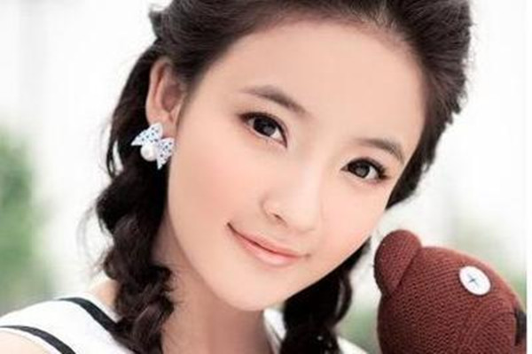 吸雕<a href=http://www.mx185.com/listinfo-724-0.html target=_blank class=infotextkey>双眼皮</a>术后怎样护理 吸雕<a href=http://www.mx185.com/listinfo-724-0.html target=_blank class=infotextkey>双眼皮</a>术有什么风险