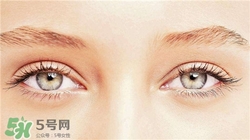 割<a href=http://www.mx185.com/listinfo-724-0.html target=_blank class=infotextkey>双眼皮</a>会影响视力吗？割<a href=http://www.mx185.com/listinfo-724-0.html target=_blank class=infotextkey>双眼皮</a>会有失明的风险吗？