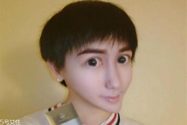 蛇精男刘梓晨 整容界奇葩 也是没谁了