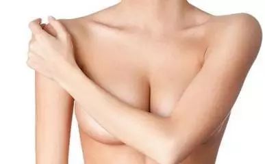 巨乳症的形成原因，乳房缩小的方法