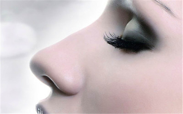 韩式<a href=http://www.mx185.com/listinfo-737-0.html target=_blank class=infotextkey>隆鼻</a>对比