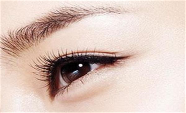 女生做<a href=http://www.mx185.com/listinfo-724-0.html target=_blank class=infotextkey>双眼皮</a>用哪种方法好呢