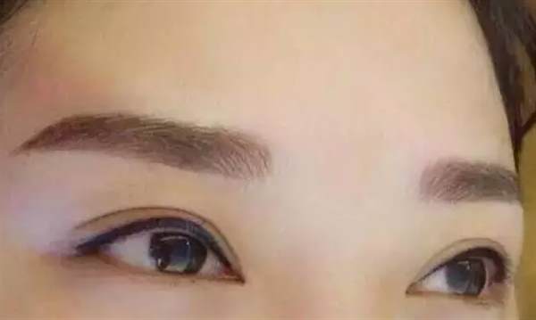 纹眉毛后多久补色好