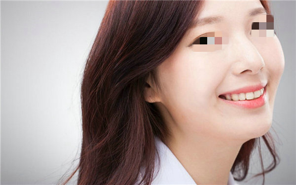 注射透明质酸<a href=http://www.mx185.com/listinfo-737-0.html target=_blank class=infotextkey>隆鼻</a>的危害？
