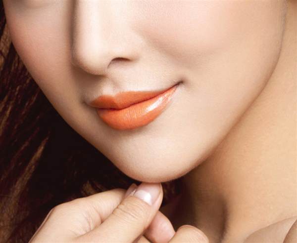 自体脂肪<a href=http://www.mx185.com/listinfo-737-0.html target=_blank class=infotextkey>隆鼻</a>后遗症