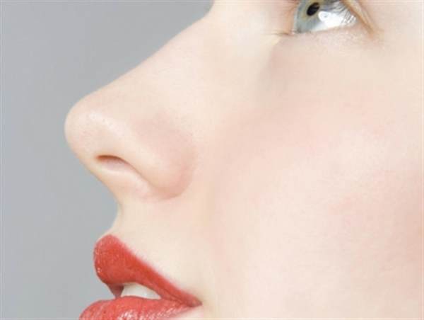 自体脂肪<a href=http://www.mx185.com/listinfo-737-0.html target=_blank class=infotextkey>隆鼻</a>是怎么做的