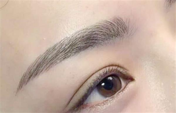 女人经期纹眉有副作用吗