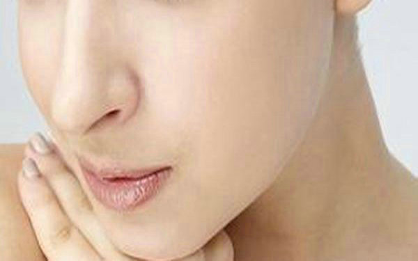 面部刮痧真的能<a href=http://www.mx185.com/listinfo-631-0.html target=_blank class=infotextkey>瘦脸</a>吗?