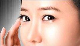 在家如何快速去除眼袋